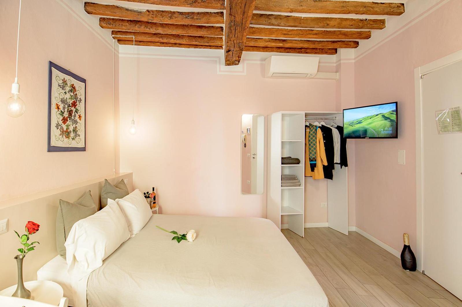 La Casa Del Vino Appartement Parma Buitenkant foto